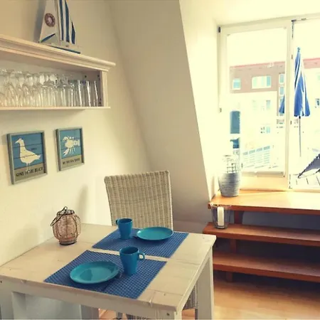 Ferienwohnung Himmel & Meer Maritim Gestaltete Und Ruhige Fewo In Kuhlungsborn-west - Ideal Fur 2 Peronen *